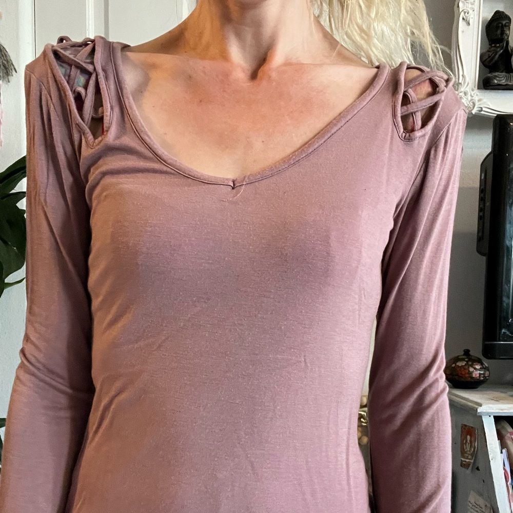 Mauve/rose colored long sleeve shirt
